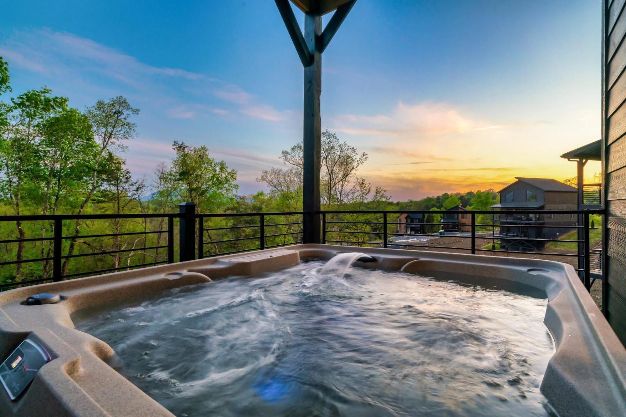 Halle Beary By Avantstay Indoor Pool Hot Tub Sunset Views سيفيرفيل المظهر الخارجي الصورة
